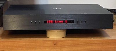 Damping solution for an integrated amplifier